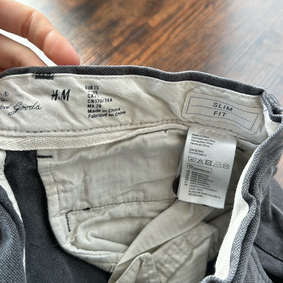 H&M men size 29 slim fit pants. - Picture 2 of 4